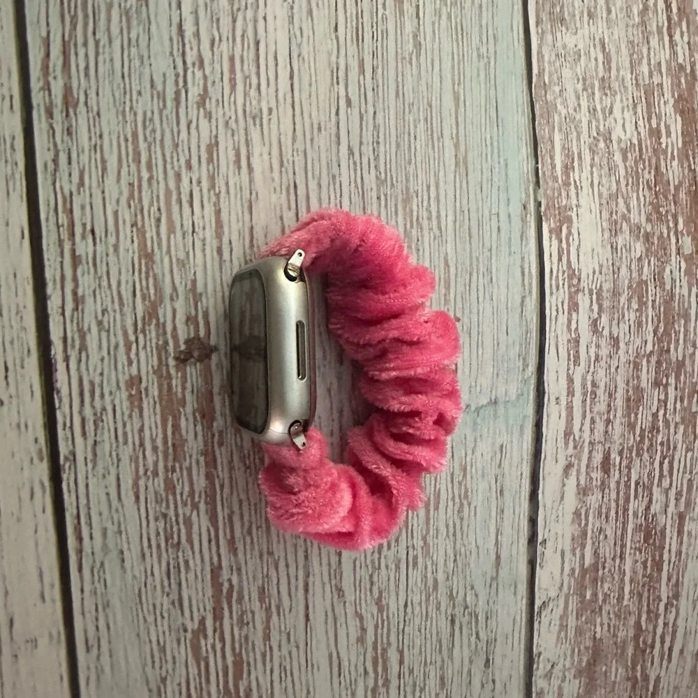 Elegant Pink Smartwatch Scrunchie Band